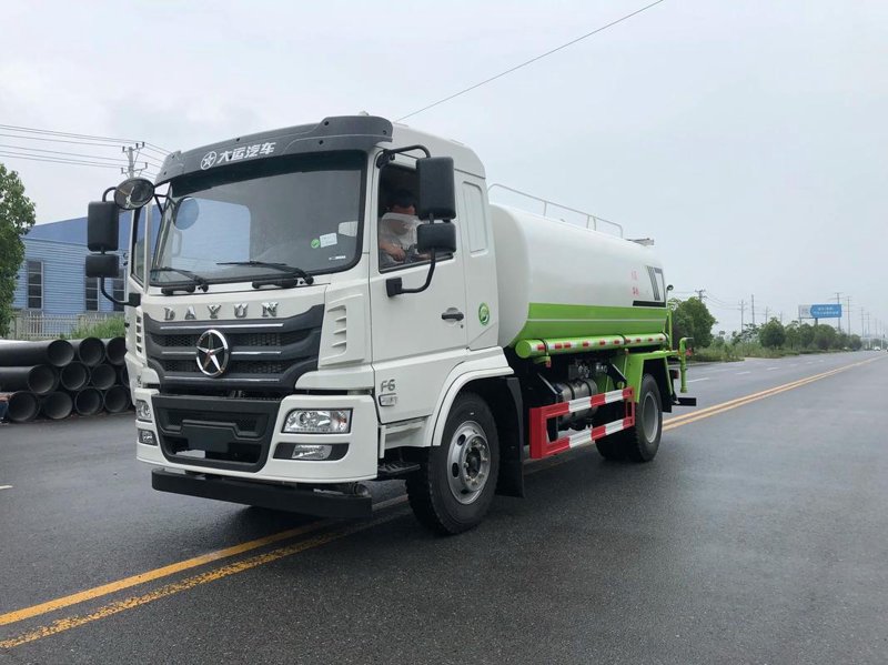 高空作业车